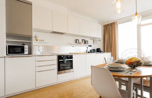 Saint-Josse-ten-Noode Apartment | Deluxe Serviced Residence w/Lounge Terrace § Parking