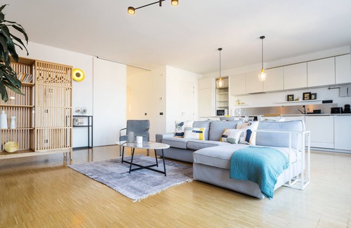 Saint-Josse-ten-Noode Apartment | Deluxe Serviced Residence w/Lounge Terrace § Parking