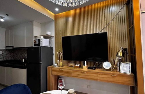 Barangay 76 Condo | Deluxe Suit Room
