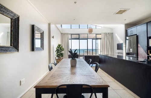Durban Apartment | Deluxe Three-Bedroom Apartment with Sea View