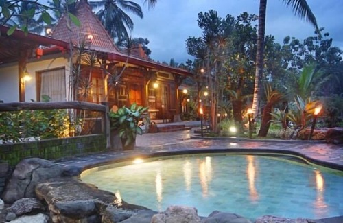 Turi Cottage | Deluxe Twin traditional Javanese Joglo