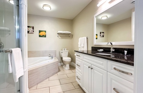 Stanley Bridge Villa | Deluxe Two Bedroom with Outdoor Hot Tub & Fireplace
