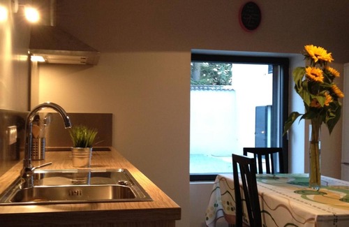 La Demi - Lune Bed & Breakfast | Demeure et Dependance