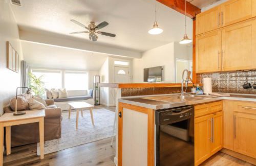 Los Alamos House | Den Street Cottage