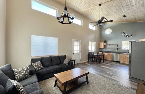 Questa Woods House | Denali cabin. New build! 2 bed 1 bath with large deck