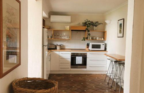 Upper Wakefield Bed & Breakfast | Dennis Cottage Clare Valley