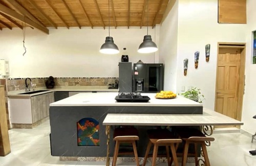 Villa Nueva Apartment | Departamento con Jacuzzi Privado Cerca del Metro Plus