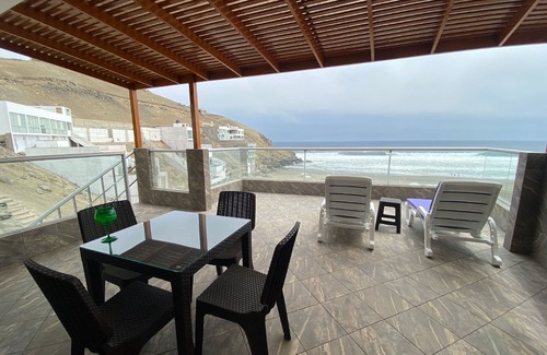 Cerro Azul House | Departamento Dúplex Frente al Mar, Ubicado en Playa Los Delfines, Cerro Azul