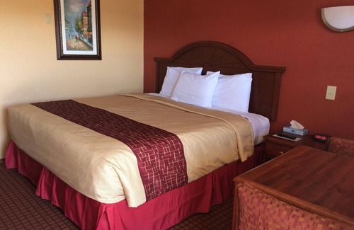 De Queen Hotel | DeQueen Courtyard Inn