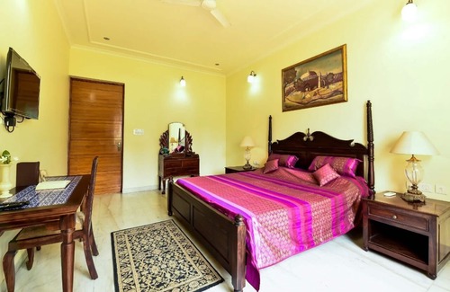 Bani Park Bed & Breakfast | DeraJaipur Homestay