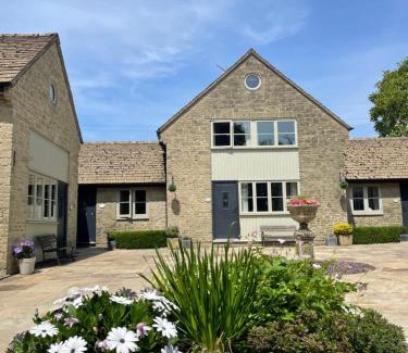 Coberley House | Derrybrook Cottage, Twin or Superking, Seven Springs Cottages