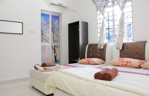Taman Desa Tebrau House | DesaTebrau NewStar Homestay - Wedding Bridal House