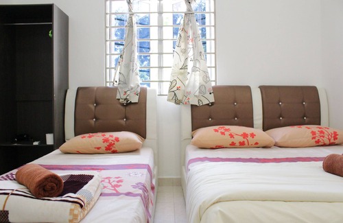Taman Desa Tebrau House | DesaTebrau NewStar Homestay - Wedding Bridal House