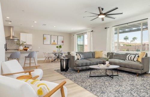 Coachella House | Desert Eden by AvantStay 6BR w Ensuite Backyard Oasis w Pool Hot Tub