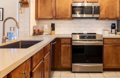 North Scottsdale Condo | Desert Escape - N Scottsdale Quiet, Contemporary 2Br2Ba, W/D, Pools, Fast WiFi