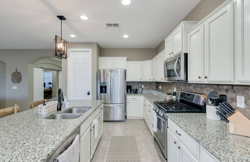 Anthem at Merrill Ranch House | DESERT GEM! Resort style Living - Private Pool.