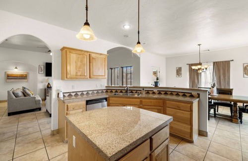 Las Cruces House | Desert Getaway - 3BR Home w/Outdoor Kitchen & Spacious Patio