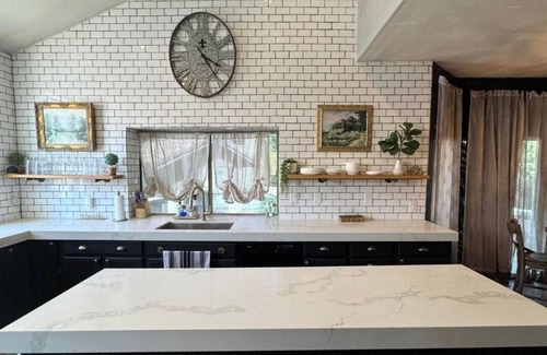 North Mountain House | Desert Oasis