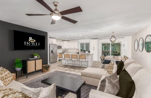 Park Scottsdale One House | Desert Rose Family Retreat-FREE Htd Pool-2 Primarys-Bar