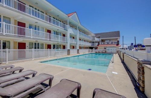 Avalon Hotel | Desert Sand Resort
