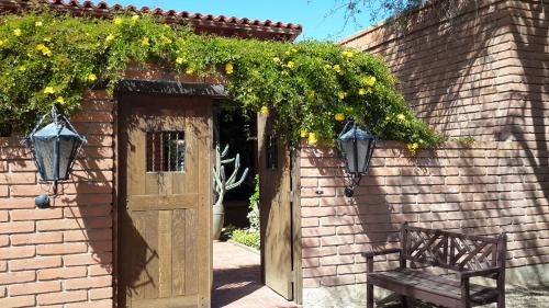 Tanque Verde Bed & Breakfast | Desert Trails Bed & Breakfast