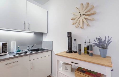 Andreasvorstadt Apartment | Design Apartments Erfurt City - Terrace - Parking lot - Streaming - King Size