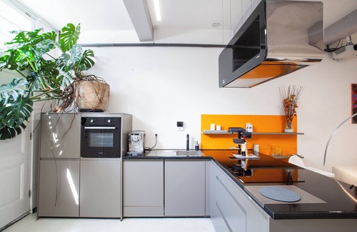 Boisotkade Apartment | Design Family Apartment in Leiden Center 6p & Baby