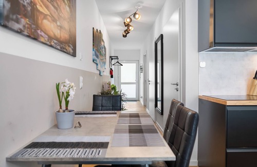 Schkeuditz Apartment | Design luxury, fully equipped, 30min Leipzig Hbf RK9