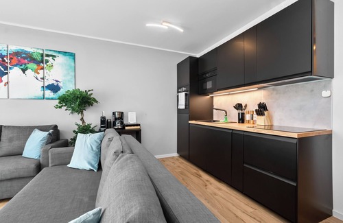 Schkeuditz Apartment | Design luxury, fully equipped, 30min Leipzig Hbf 8