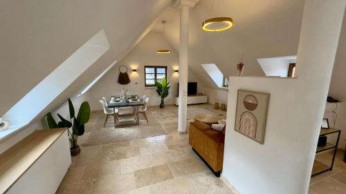 Deidesheim Apartment | Design Penthouse im alten Schloss Deidesheim