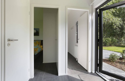 Markelo Ski Chalet | Designed Chalet with smart TV, next to forest