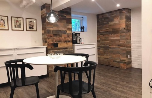 North Cleveland Park House | Designer Apartment with All the Amenities!