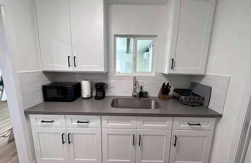 Ontario House | Designer holiday house/near Ontario Airport