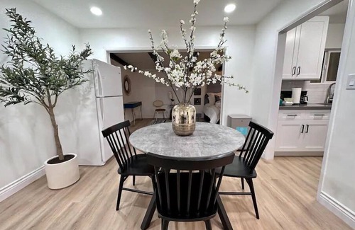 Ontario House | Designer holiday house/near Ontario Airport