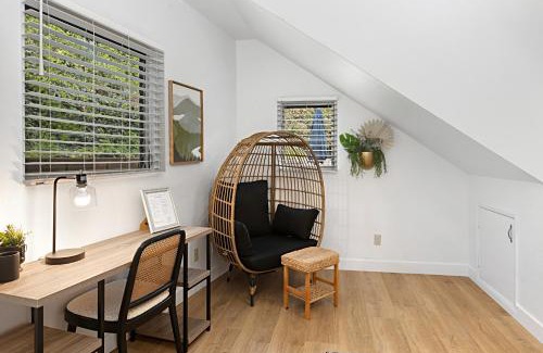 La Mesa Apartment | Designer Poolside 1Bed1Bth Retreat