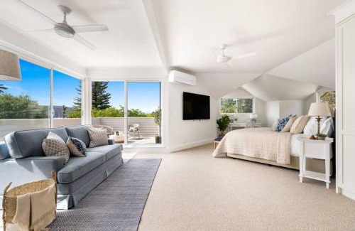 Palm Beach House | Designer Retreat Meets Vibrant Beachside Living