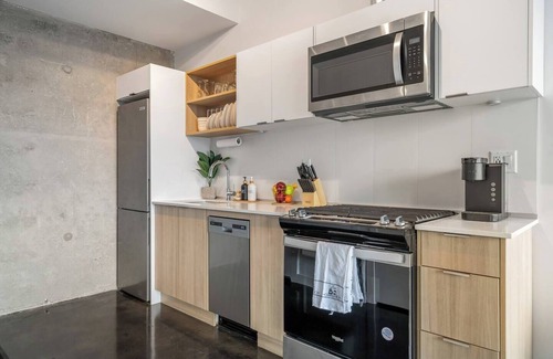 Connaught Apartment | Designer Studio in the Sky - Views, AC, Patio