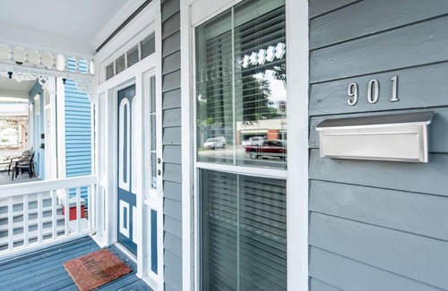 Savannah Victorian District Apartment | Designer Victorian Apartment Close to Forsyth, Nightlife by Lucky Savannah