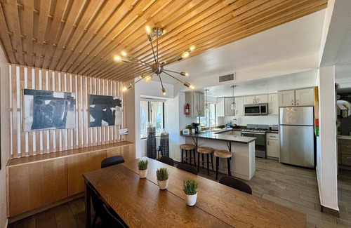 La Paloma Villa | DESIGNER VILLA. STUNNING. Location, location, location!