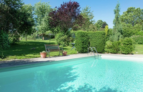 La Reid House | Desnié Farmhouse with Pool