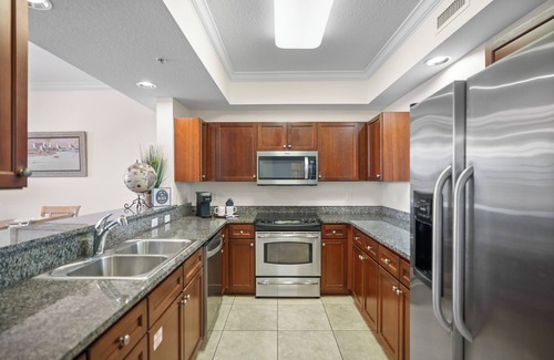 Fort Walton Beach Condo | Destin West - Heron PH07 - Penthouse w/Private Rooftop Hot Tub & Grill