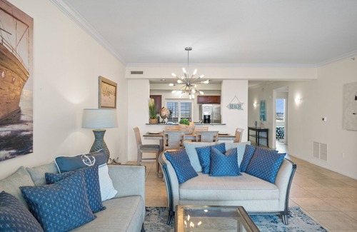 Fort Walton Beach Condo | Destin West - Heron PH07 - Penthouse w/Private Rooftop Hot Tub & Grill