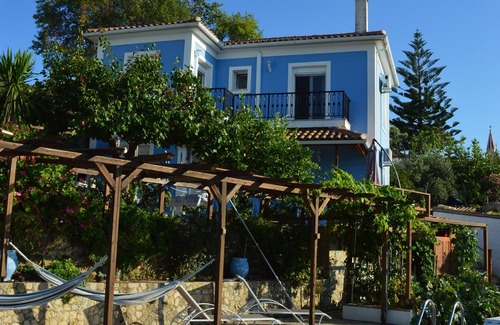 Kypseli Villa | Det'd. Villa, 5 mins to beach, Sea Views, Private Pool, 3 Bedrooms (2 ensuite).