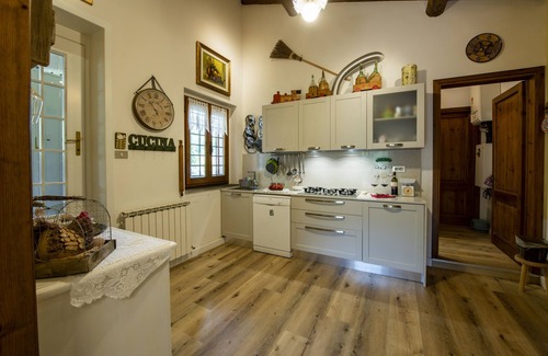 Neri House | detached house in the small hamlet of 4 buildings in the Tuscan countryside at com