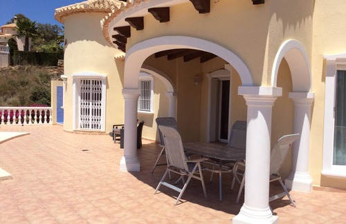 Pedreguer Villa | Detached 3 bedroom 2 bathroom villa with private south facing pool.