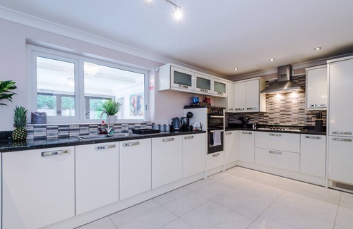 Walkden House | Detached 5 bed property