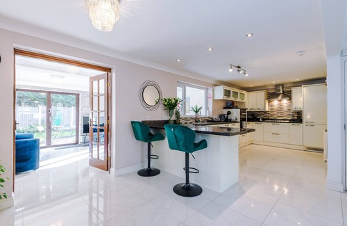 Walkden House | Detached 5 bed property