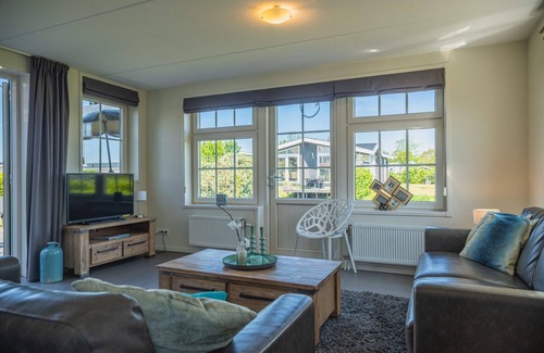 West-Graftdijk House | Detached bungalow with 3 bedrooms and 2 bathrooms
