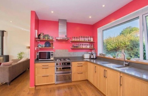 Totnes House | Detached Bungalow With Awesome Views, Totnes