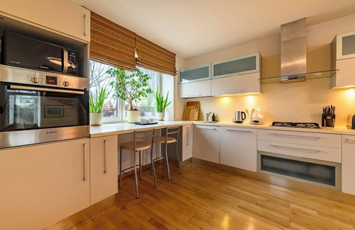 Liepaja House | ✮Detached Holiday Home ♥40inSmartTV♨Barbecue▨Garden and Parking✮